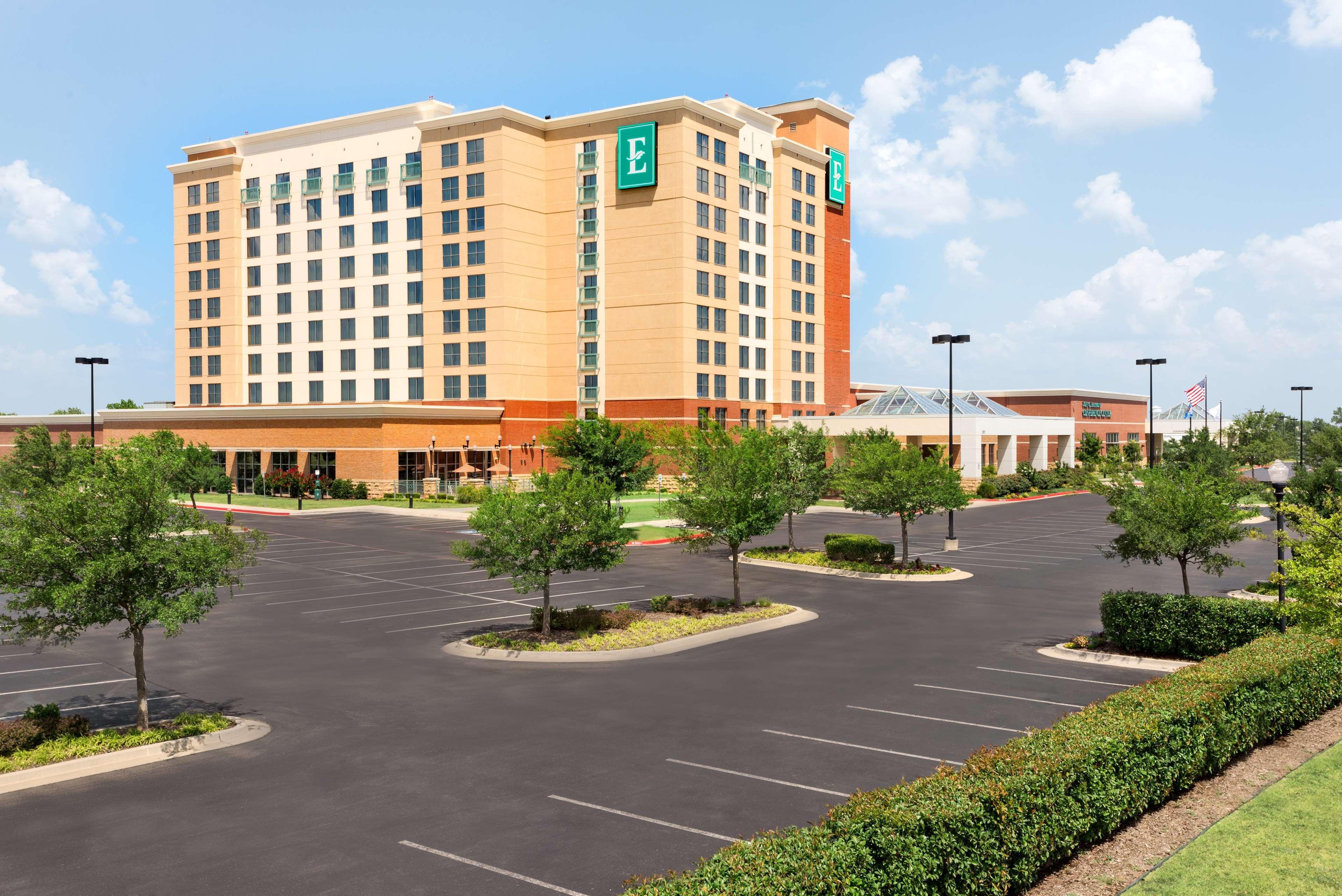Embassy Suites By Hilton Norman Hotel & Conference Center Exterior foto
